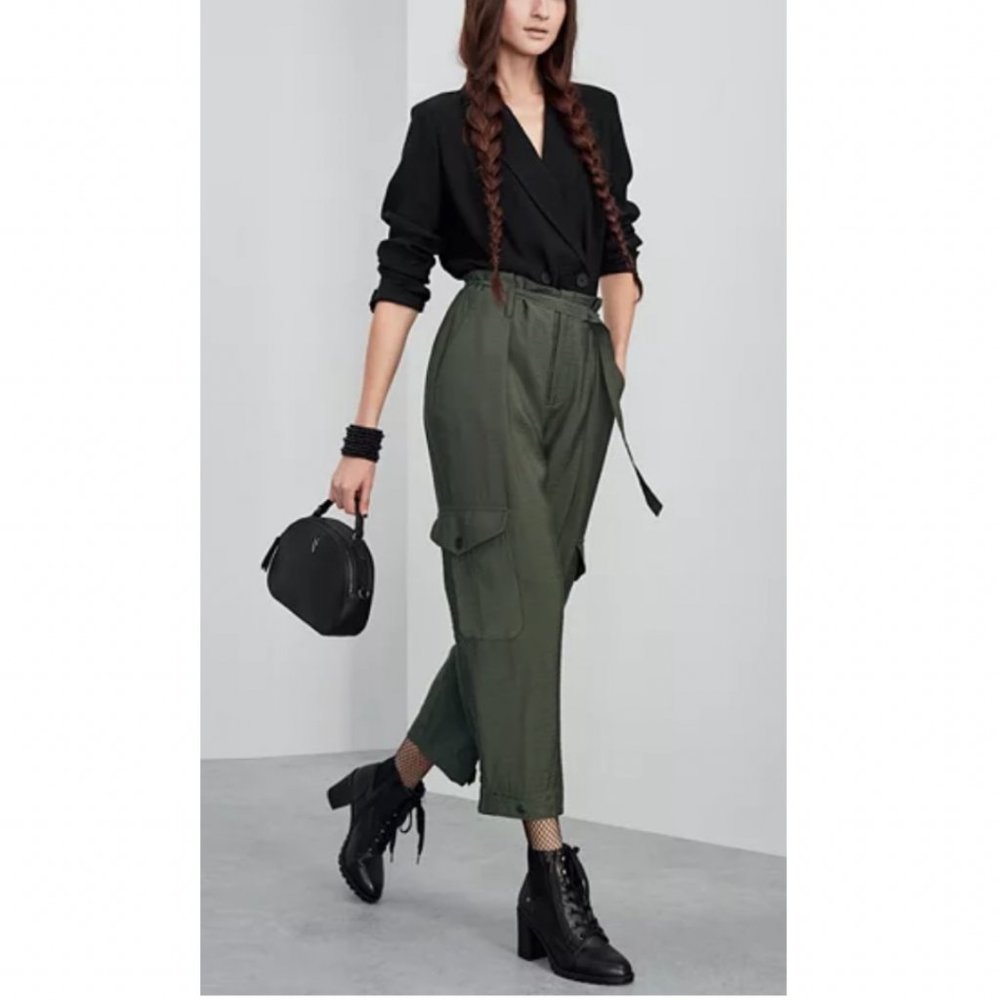 NWT Light Weight Utility Pants‎ Simply Vera Vera Wang Olive Colored Size XL